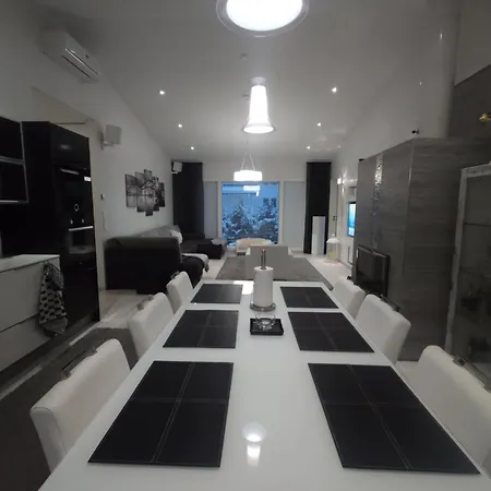 Talo Kaikilla Mukavuuksilla Apartamento Joensuu