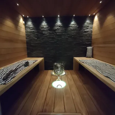 Talo Kaikilla Mukavuuksilla *